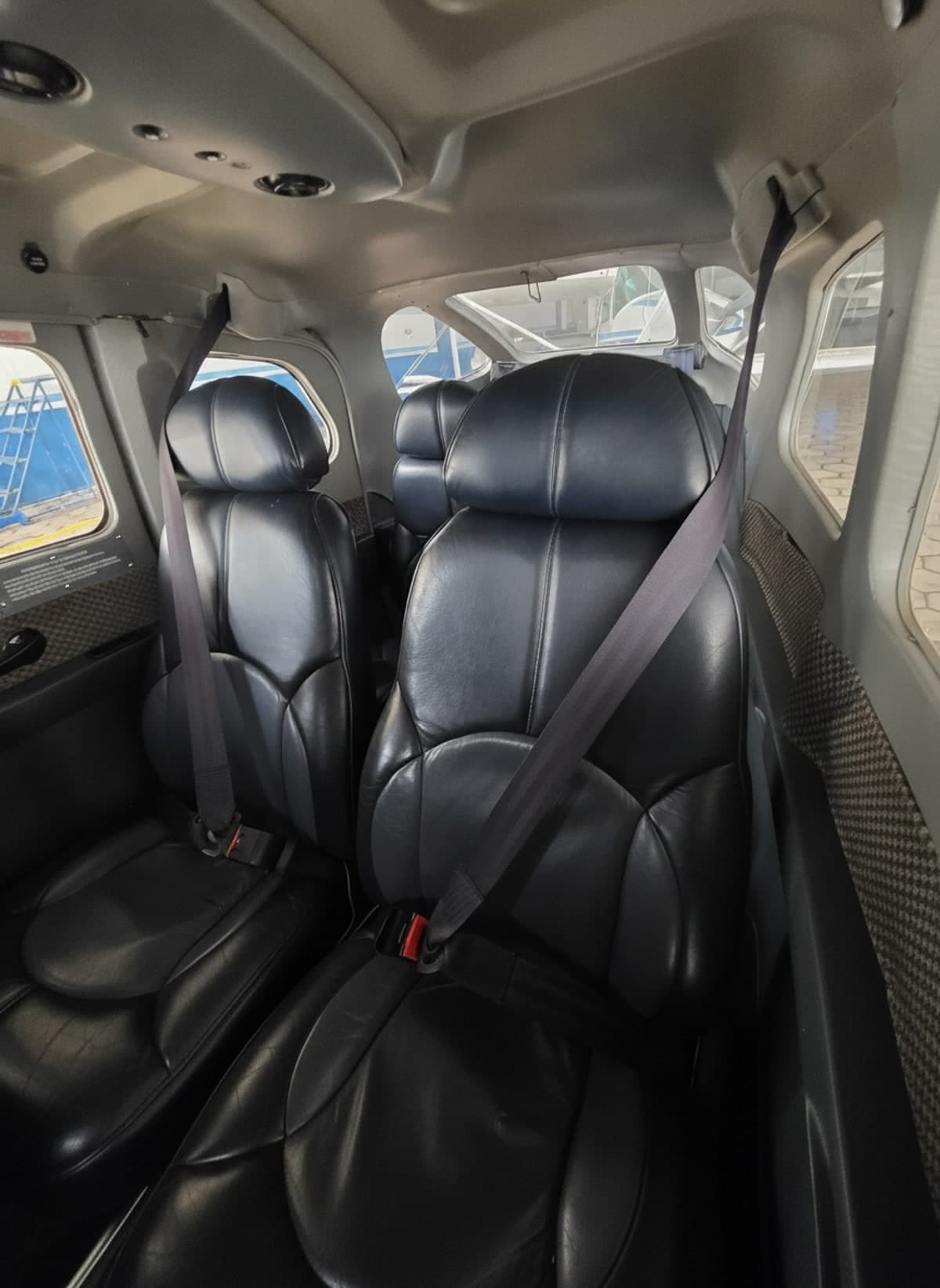 Interna Cessna T206H Turbo Stationair