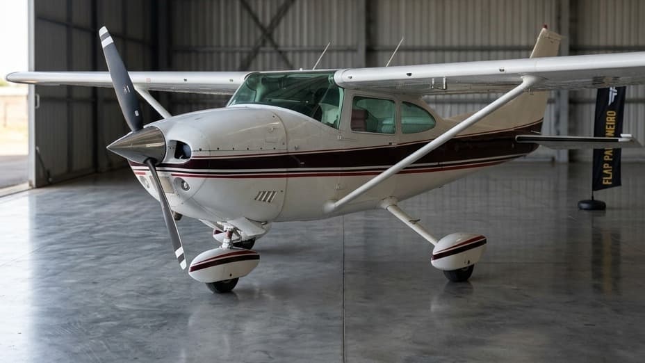 Cessna 182P Skylane 1974
