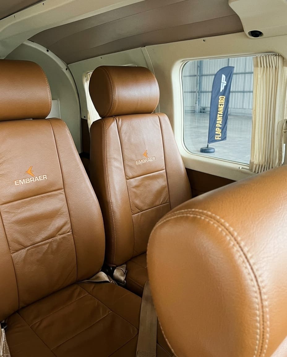 Interna Embraer EMB-710C Carioca